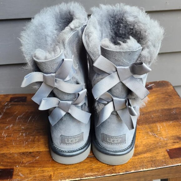 UGG Bailey Bow II Waterproof Gray Suede Shearling Boot size 9 - Picture 2 of 11